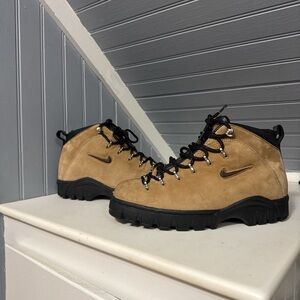 Nike Air ACG Boots